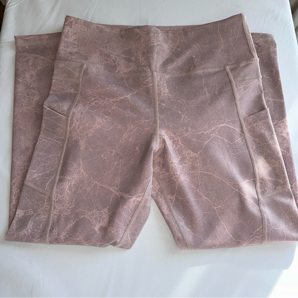 Women’s Zyia Active Capris Size 12 with Stash Pockets